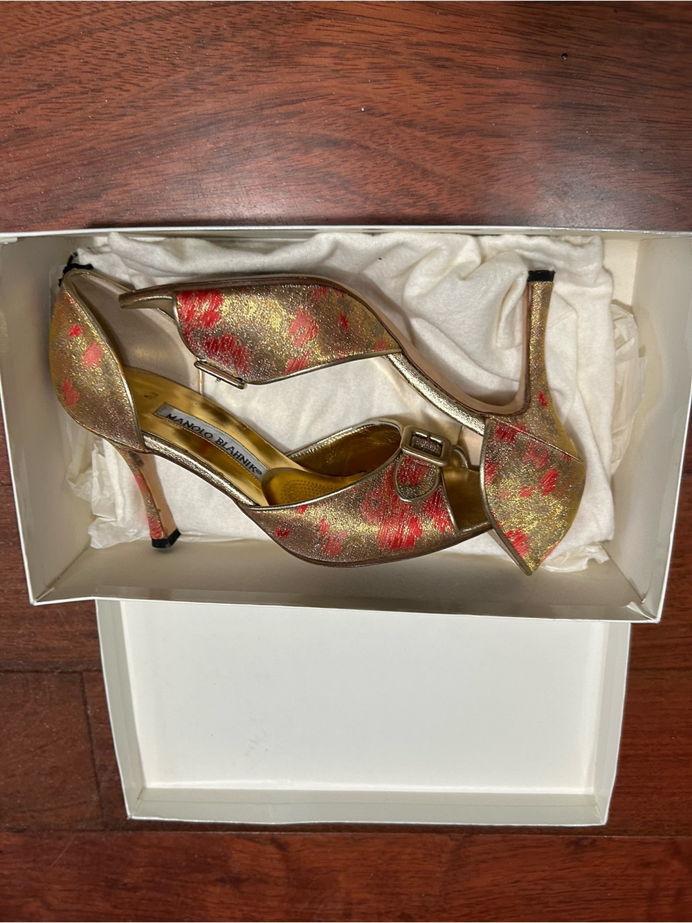 Manolo Blahnik D’Orsay Pump - Picture 5 of 12